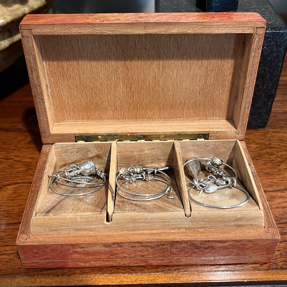 🍷 Wine charms, hand crafted wine tag box with six different tags / charms